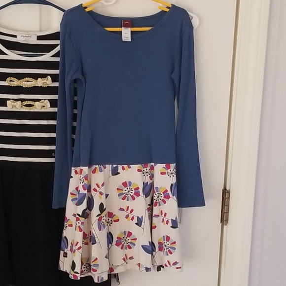 2 girls dresses size 6-8 - Picture 2 of 3